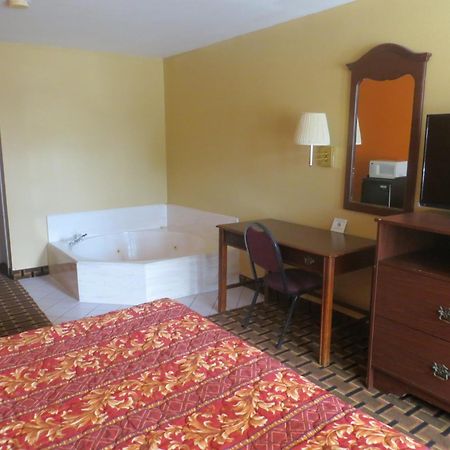 La Grange Executive Inn And Suites Szoba fotó
